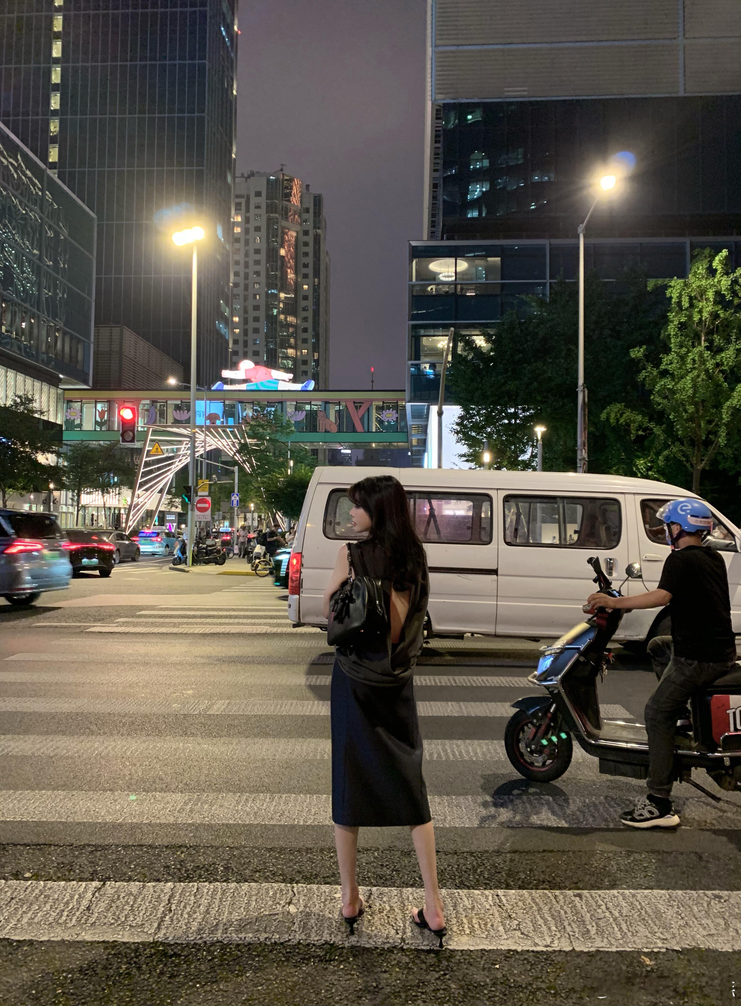 夏季的时髦city walk look喜欢哪套配色✌️送一套！ ​​​