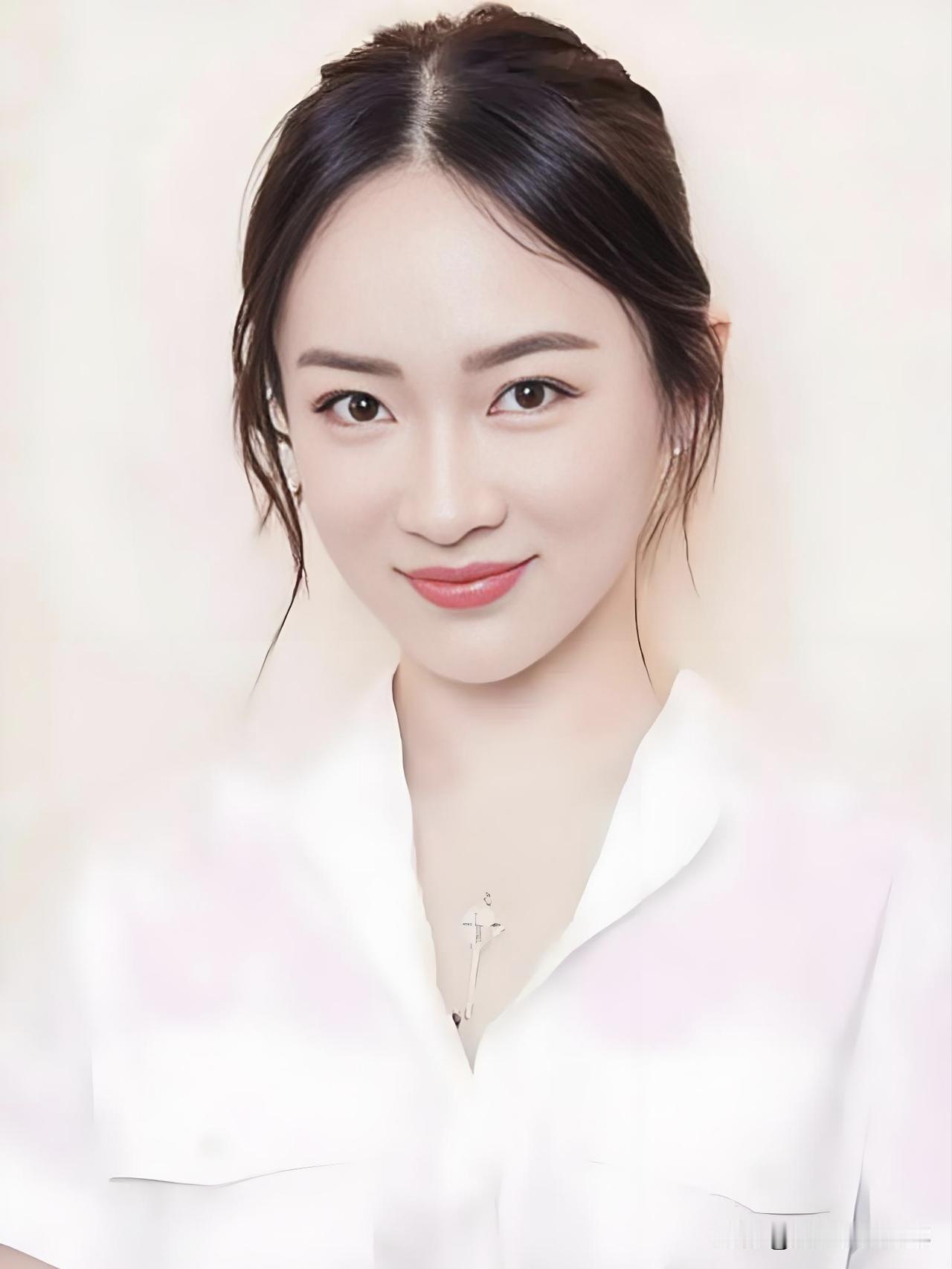 霍思燕，眉眼如画，温婉动人。从《少年天子》到《欢天喜地七仙女》，她用灵动演技诠释