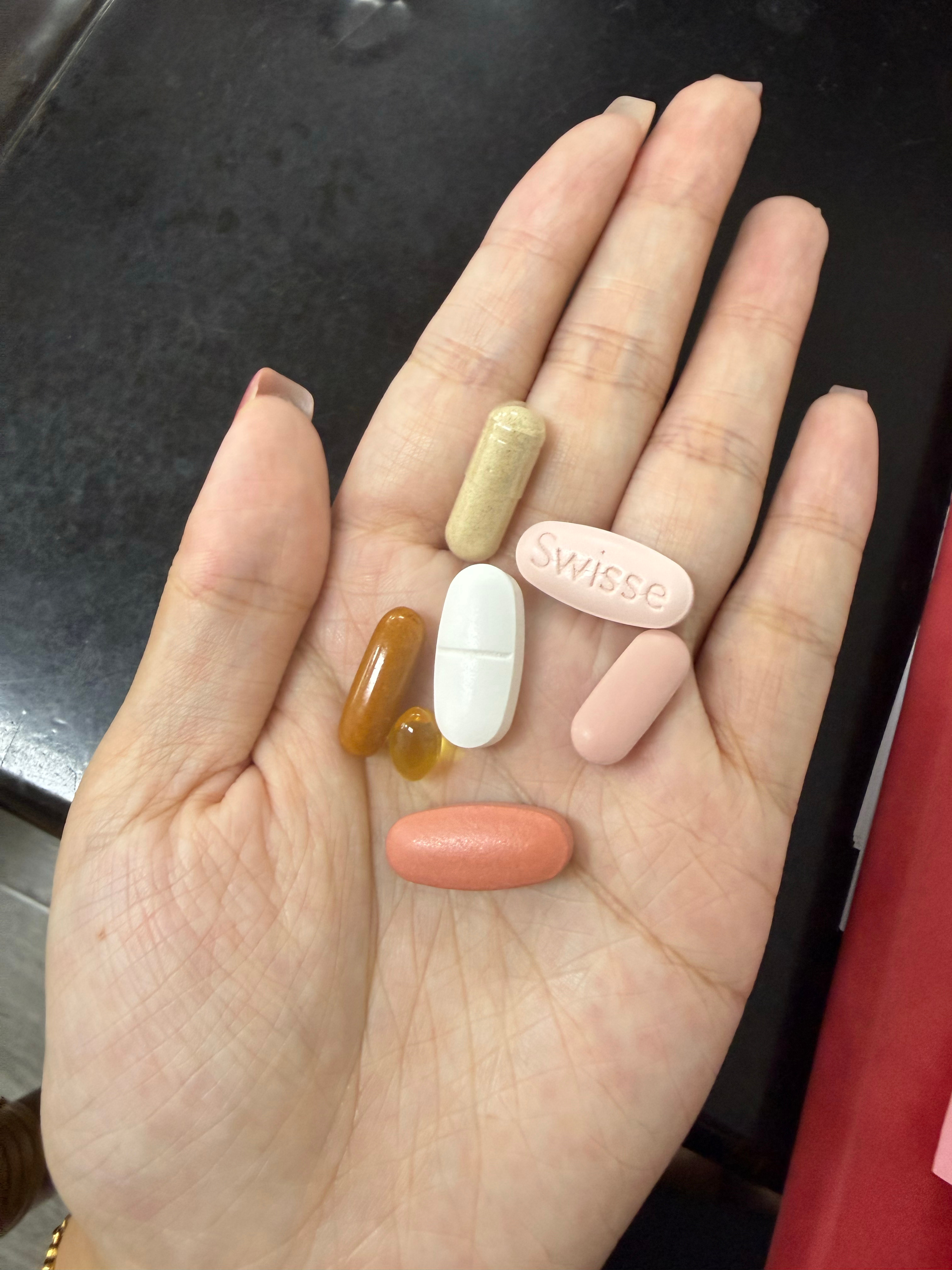 人到中年：护肝片 南非醉茄 葡萄籽 维生素D3 复合维生素片 氨糖软骨片 胶原蛋