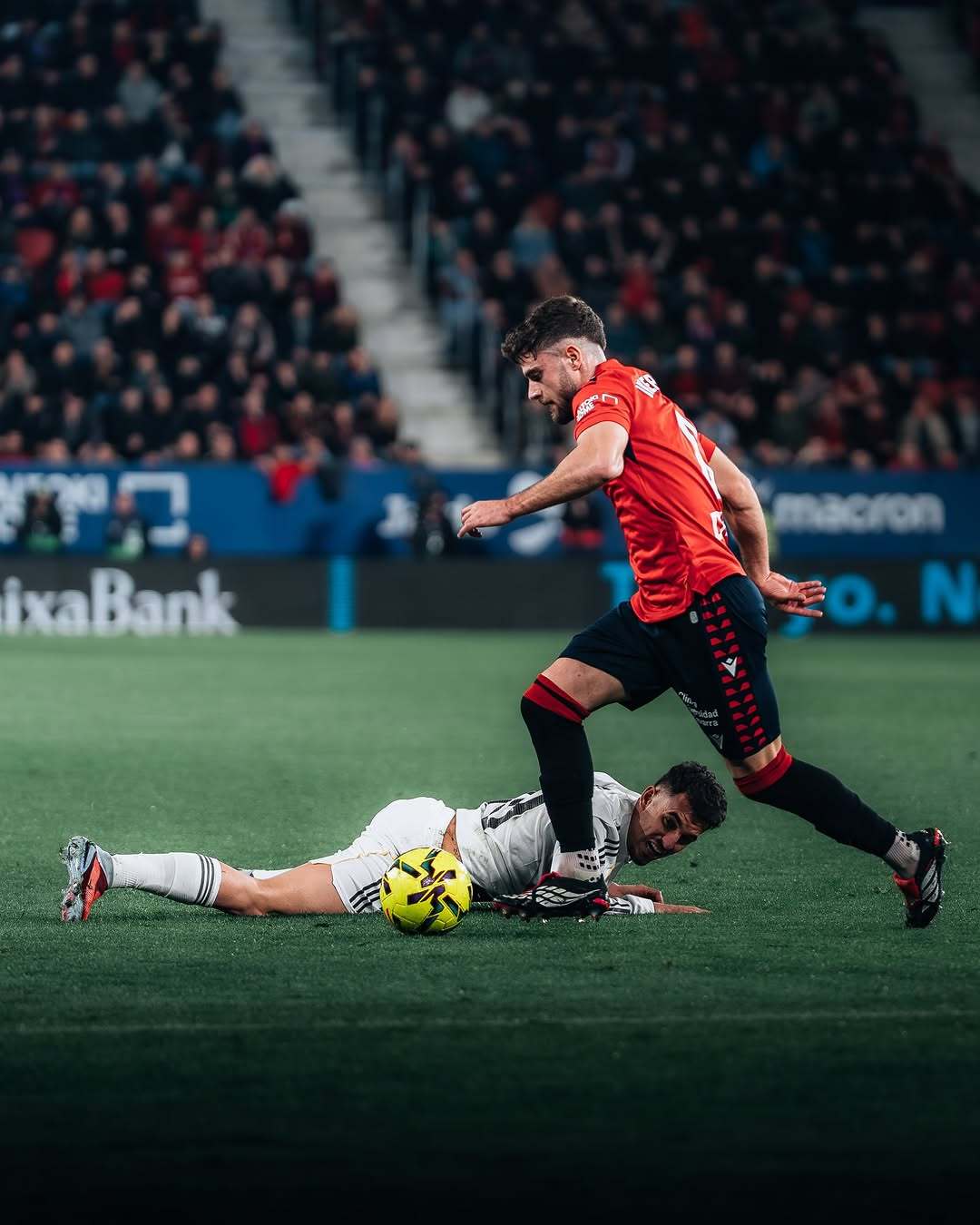 皇马皇马 深色调·比赛和舆情都分崩离析 