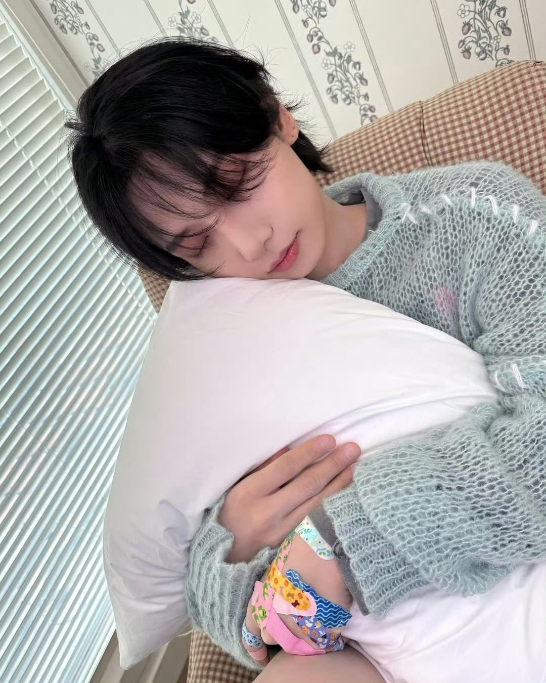 【来电】羡慕枕头能挨着白大腿和蛐福。。