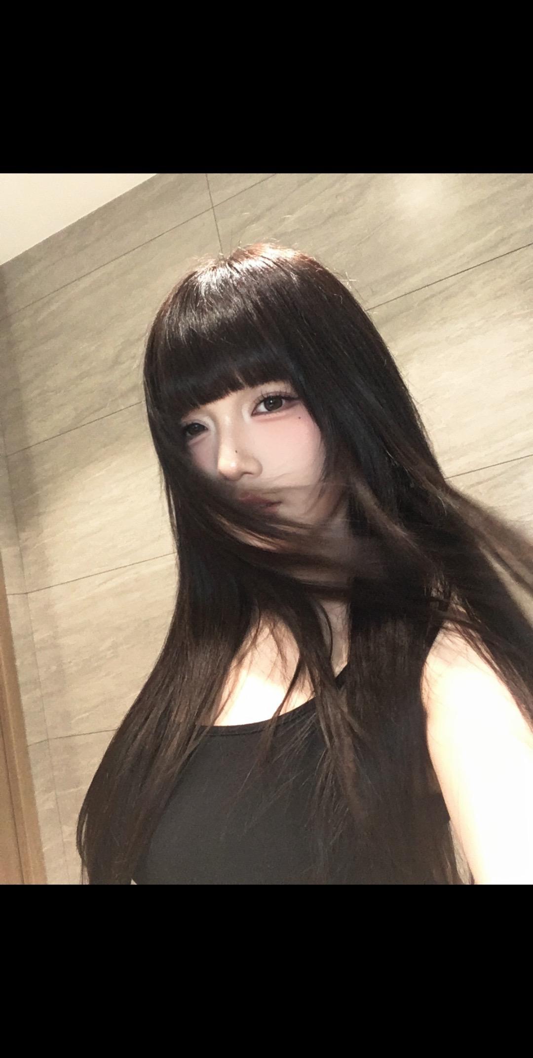 我哭到眼睛肿我也没想明白 我又不是什么坏的女孩子  我也从不参与任何事...