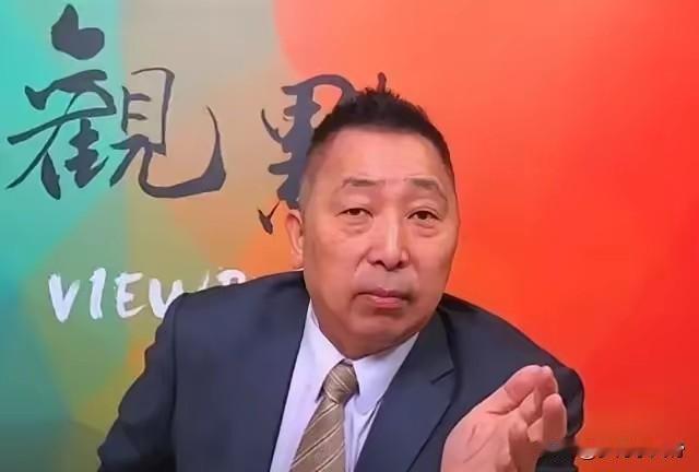 台湾名嘴唐湘龙有个特别有意思的吐槽：咱们大陆网友看解放军画面，偏偏独宠法新社的镜