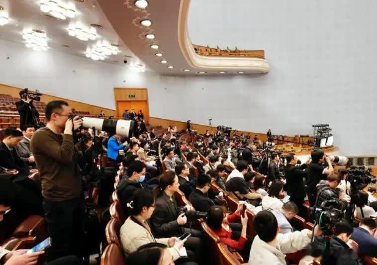 万万没想到，日本前首相一句话，就让日本政客彻底沉默了！他曾公然表示，如果日本敢对