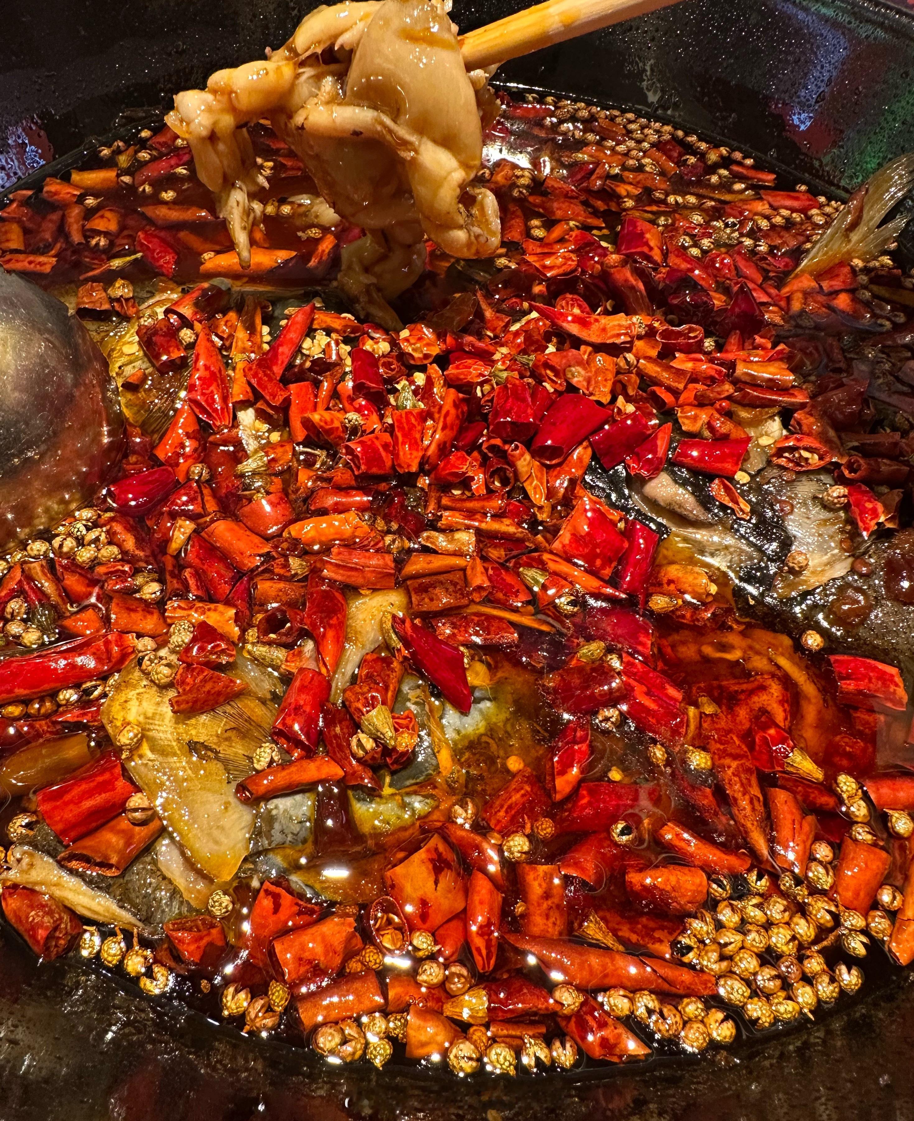 又来吃蛙蛙了～最馋就是这一口🐸爽😋 