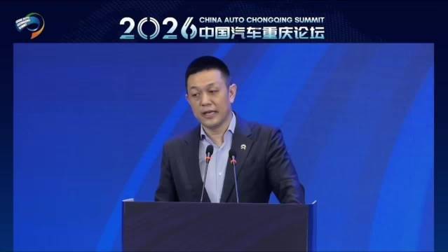 大卫说车车企大佬们终于不卷了重庆论坛上李斌说了句话挺扎心的：全行业要做好全年零售