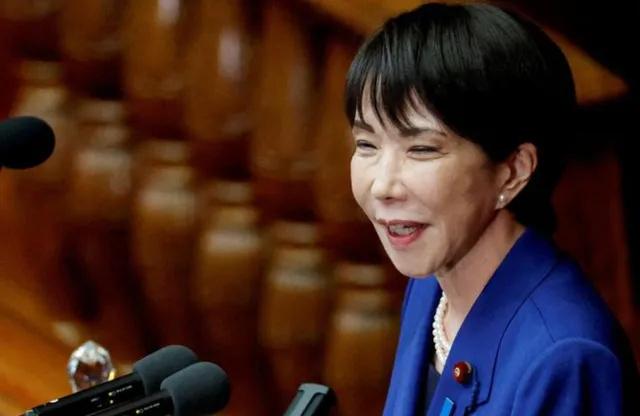 12月16日的日本国会质询现场火药味十足，围绕防卫大臣高市早苗涉台错误言论的激烈