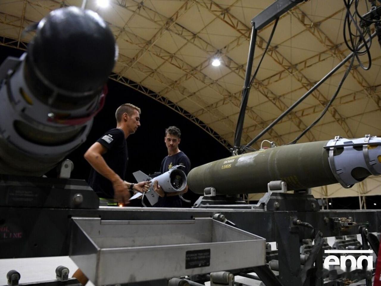 美国国务院5月5日批准向乌克兰出售超过1500枚JDAM-ER增程制导炸弹及相关