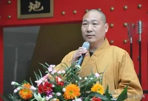 十年前把少林寺搅得天翻地覆的那位，现在找不着了！
 
就是释延鲁啊，当年还是少林