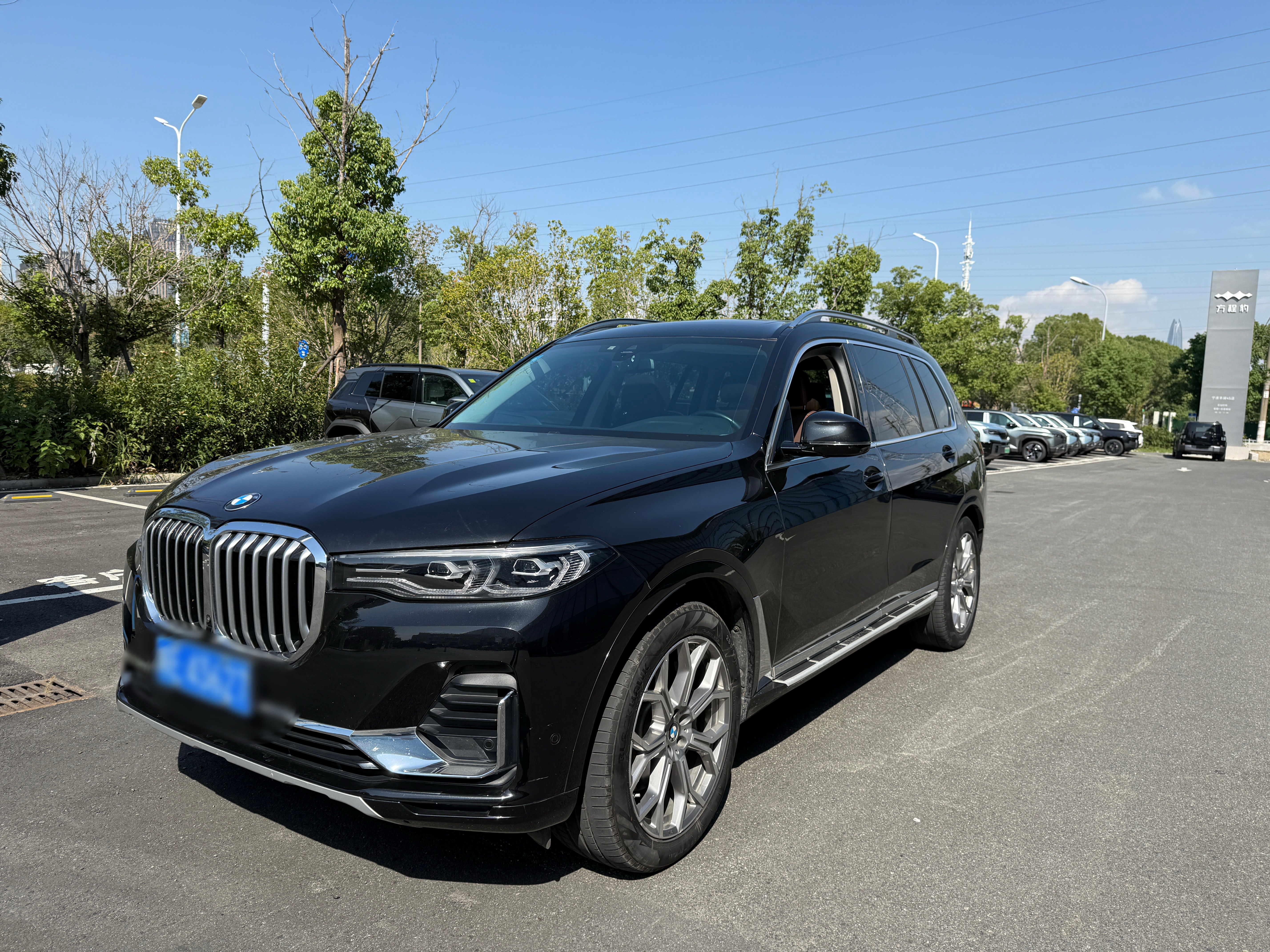 亏钱的节奏宝马X7都已经卖40几万了，不香吗？ 