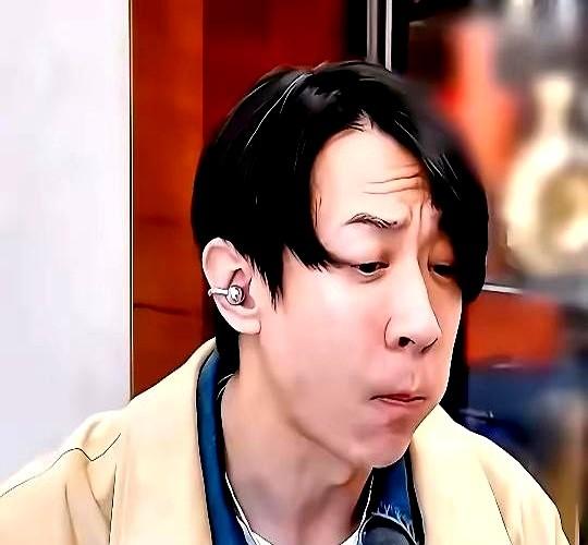 “董璇这次挑人，只图一个‘稳’。”

高云翔案卷宗还没凉透，她已牵着张维伊逛超市
