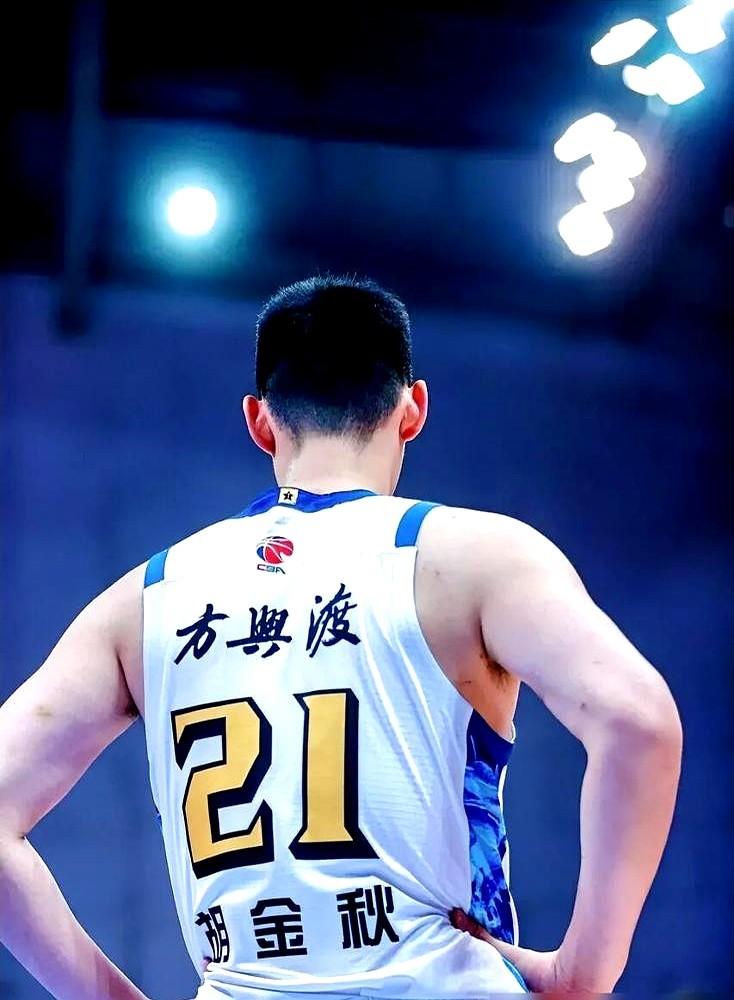 从月度最佳外援，到被球迷喊“裁掉”，广厦的塔克经历了什么？

就在4月1日，他还