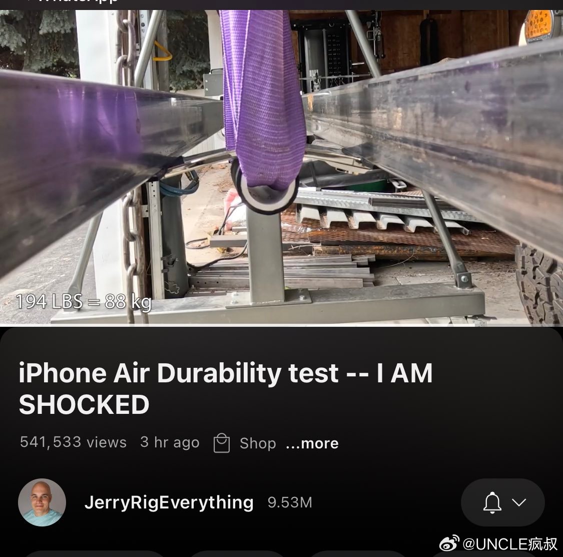 经过暴力一哥JerryRig的测试，iPhone Air徒手掰是很难掰弯的，只有