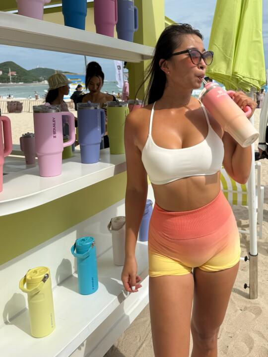 🫧原来海边才是冲浪女孩的归属地