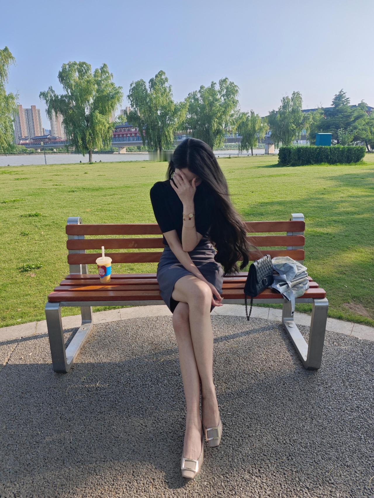 人这一辈子，

到了中年，

才懂，
家，比什么都重要。

年轻时恨不得天天往外