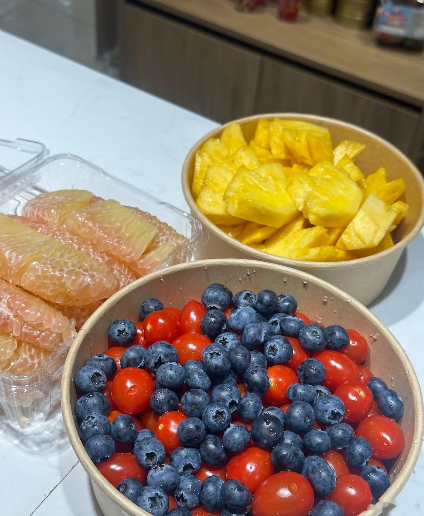 第一批用水果做菜的人吃商极高最先把水果入菜的人简直是美食天才，跳出固有吃法，酸甜