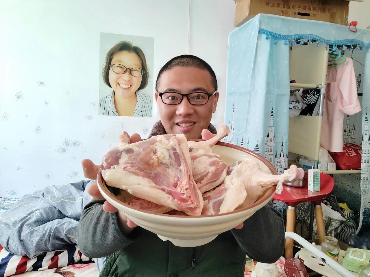 我终于可以住上农村小院啦！今天有一个大连本地的粉丝姐姐给我打电话了，她说她老家有