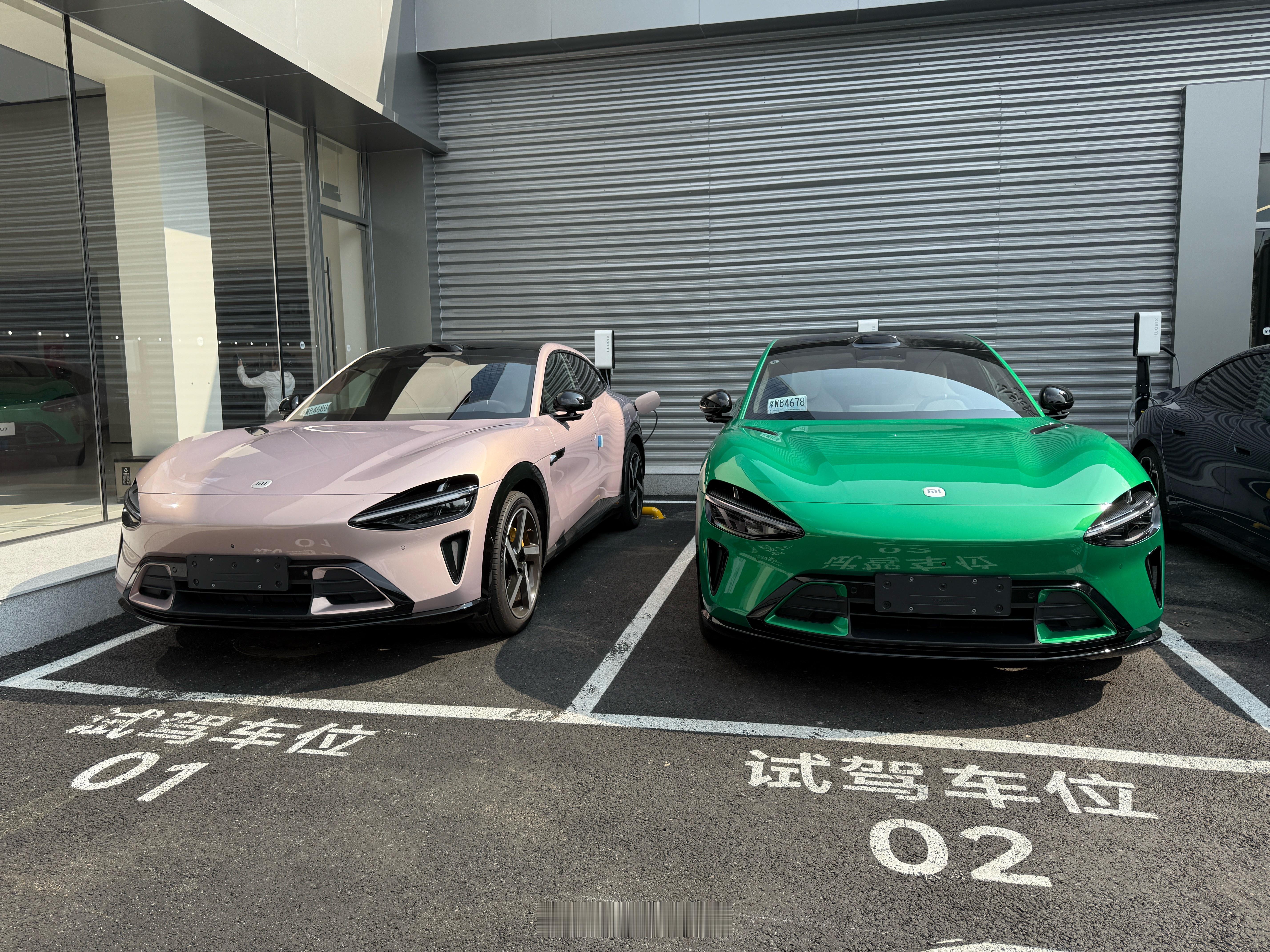 不是说给时间改配置吗？建议还是来店里看看实车颜色再决定我来的这家店各种外观 内饰