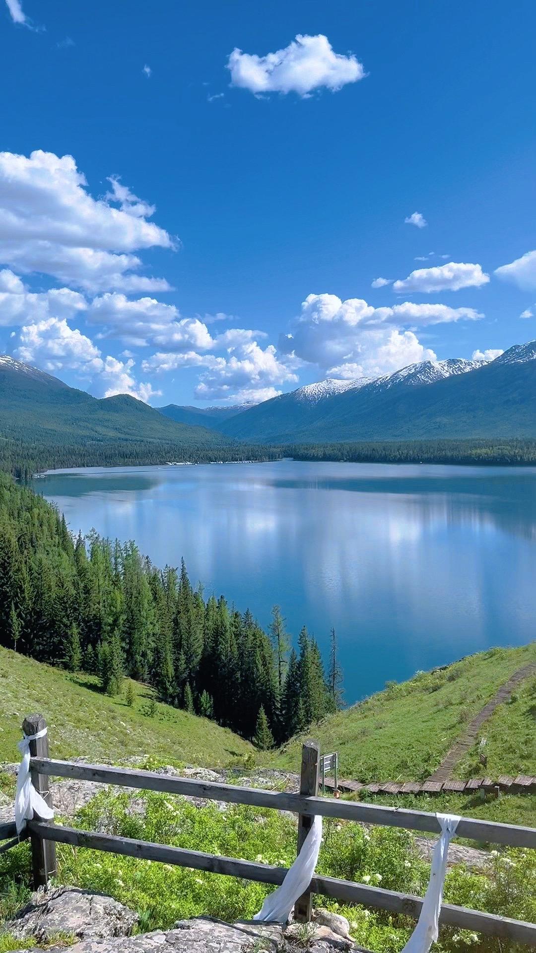 一个人成熟的重大标志之一 就是不轻易与人交心 要克制自己的表达欲和倾诉...