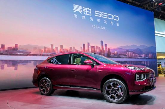 30万以内，运动、豪华、优雅全都要？昊铂S600做到了30万以内，想找一台把运动