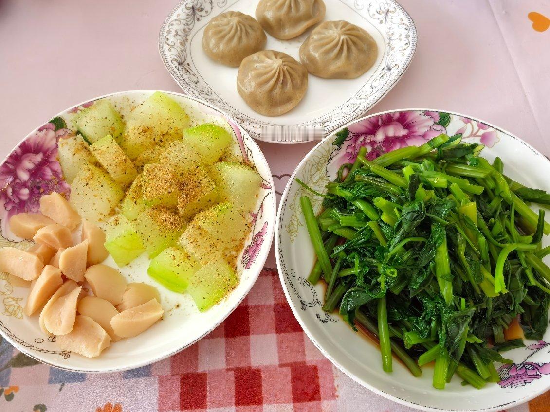每日一餐分享 下雨天一点儿也不想做饭，只想吃热腾腾的火锅