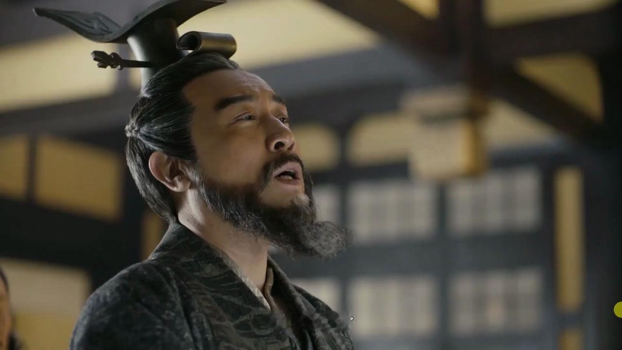 曹操《短歌行》中忧叹人生苦短时，用了一句“何以解忧，唯有杜康”，杜康作为一个名字