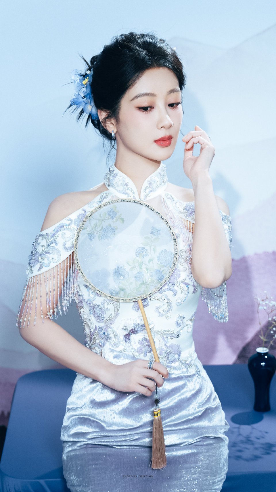 玉兰花开君再来杨紫玉兰花开君再来  yz杨紫董竹君 冬日的玫瑰在雪地盛放，你终将