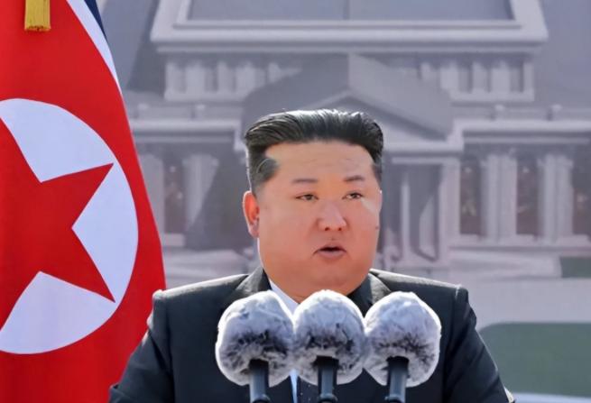 日本共同社爆出的一个大瓜，俩月前朝鲜派了个高级别代表团去蒙古访问，结果队伍里的随