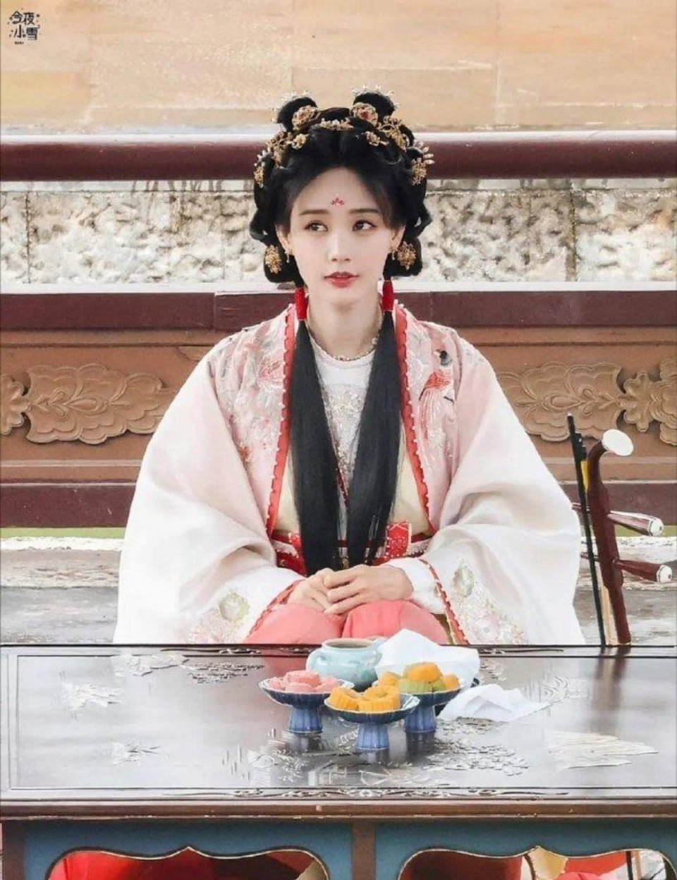 吴谨言李一桐不是也有刘海须嘛？ ​​​