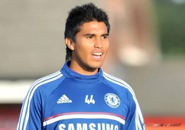 前切尔西球星深陷假球风波被逮捕！
澳超俱乐部麦克阿瑟FC的三名球员因为涉嫌踢假球