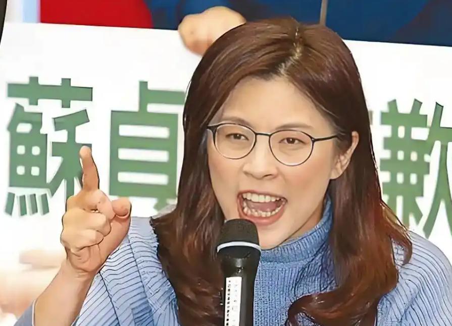 要我说，两千多万台湾人，当下最勇敢的政治人物不是邱毅，不是洪秀柱，也不是郁慕明、