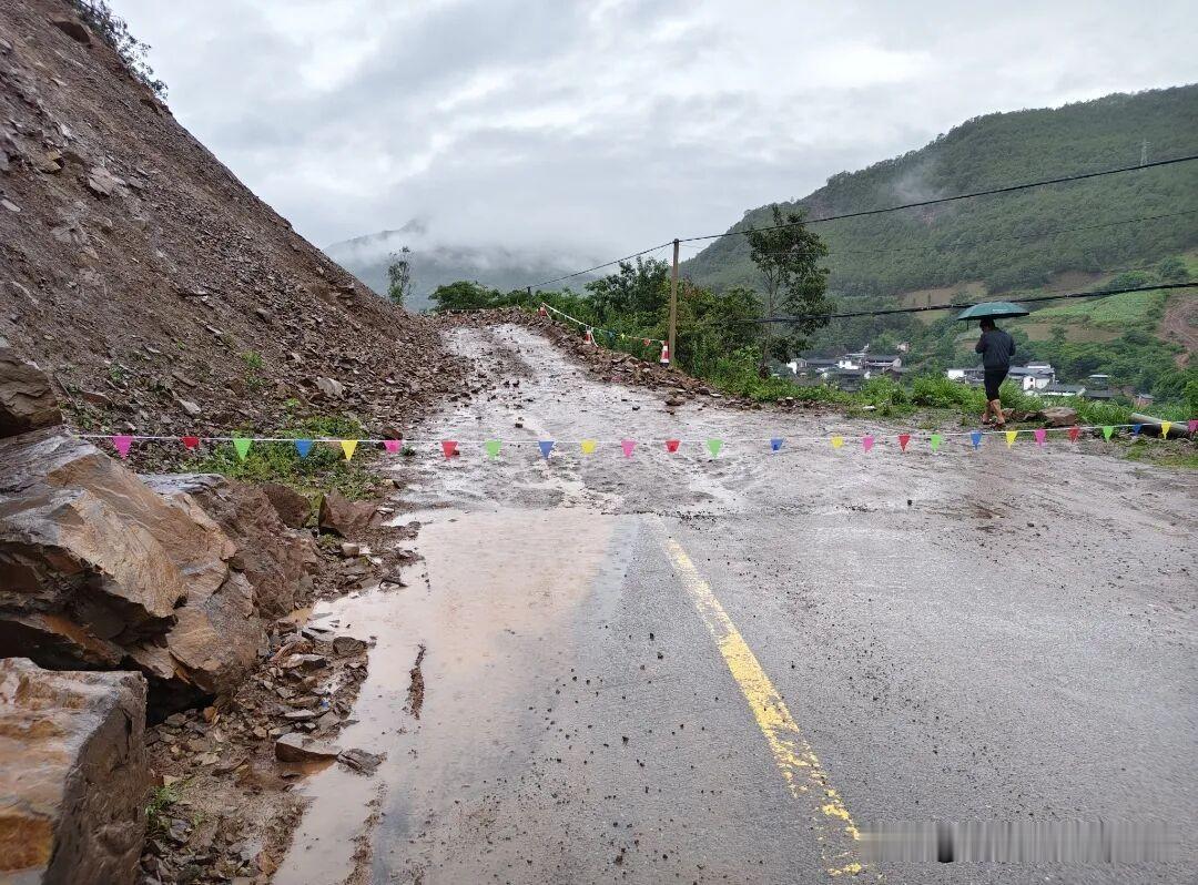 【云龙交警路况提示】因受持续降雨影响，大理州云龙县境内云剑公路（县道XL7953