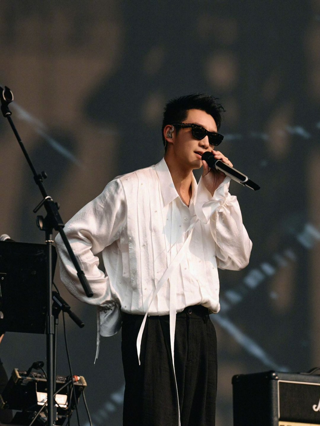 韩庚嘉宾郑恺韩庚世界的角落巡演 上海演唱会郑恺惊喜助阵，同台献唱，默契舞台6月1