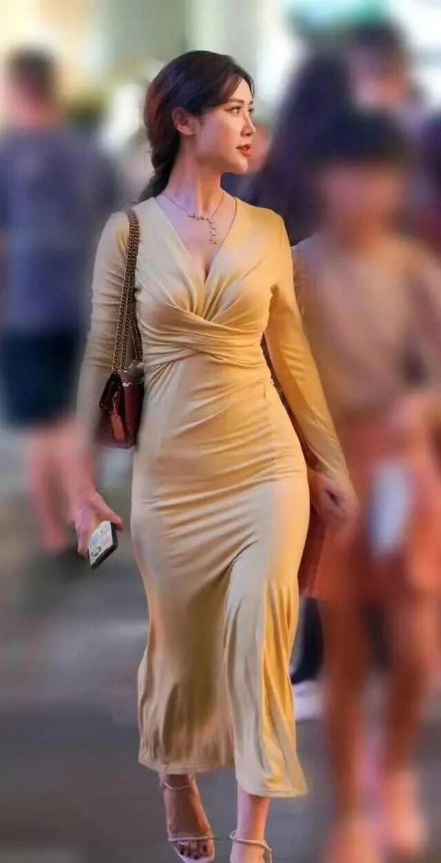 为人处世有三宝：和气的脸，克制的嘴，良善的心。 有趣的人生，一半柴米油盐，一半星