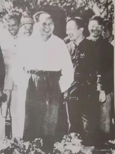 吃水不忘挖井人，让亿万后人知道新中国是怎么来的，今天的幸福生活来之不易，感谢共产