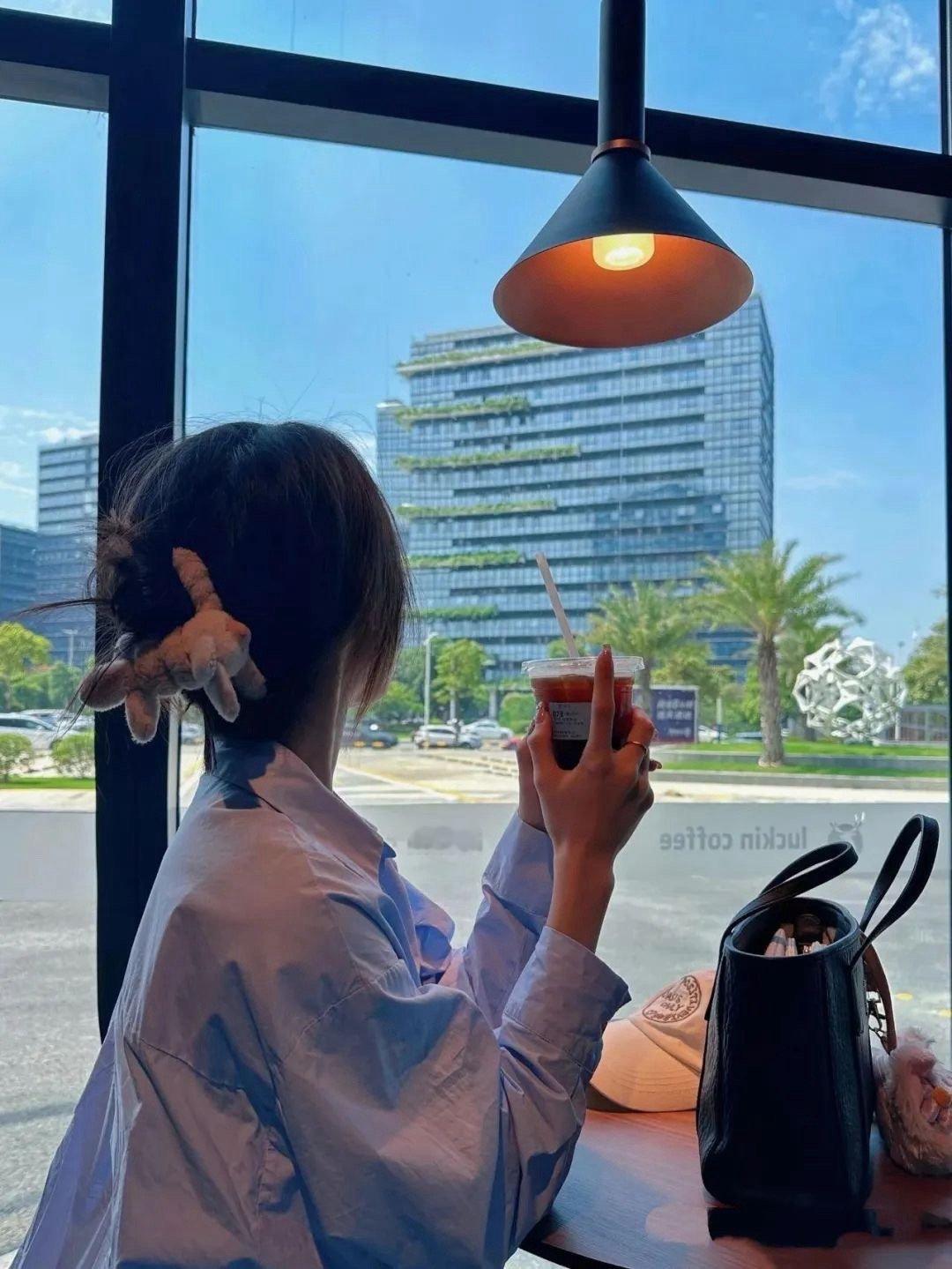 𝖊𝖓𝖏𝖔𝖞~☕ ◡̈ ₓ“及时充实自己，来匹配最好的今天” ​​​