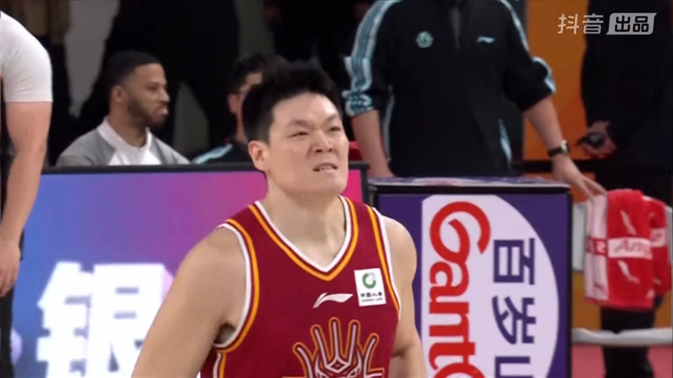 张宁这球太关键了，没想到这场比赛这么刺激…cba季后赛