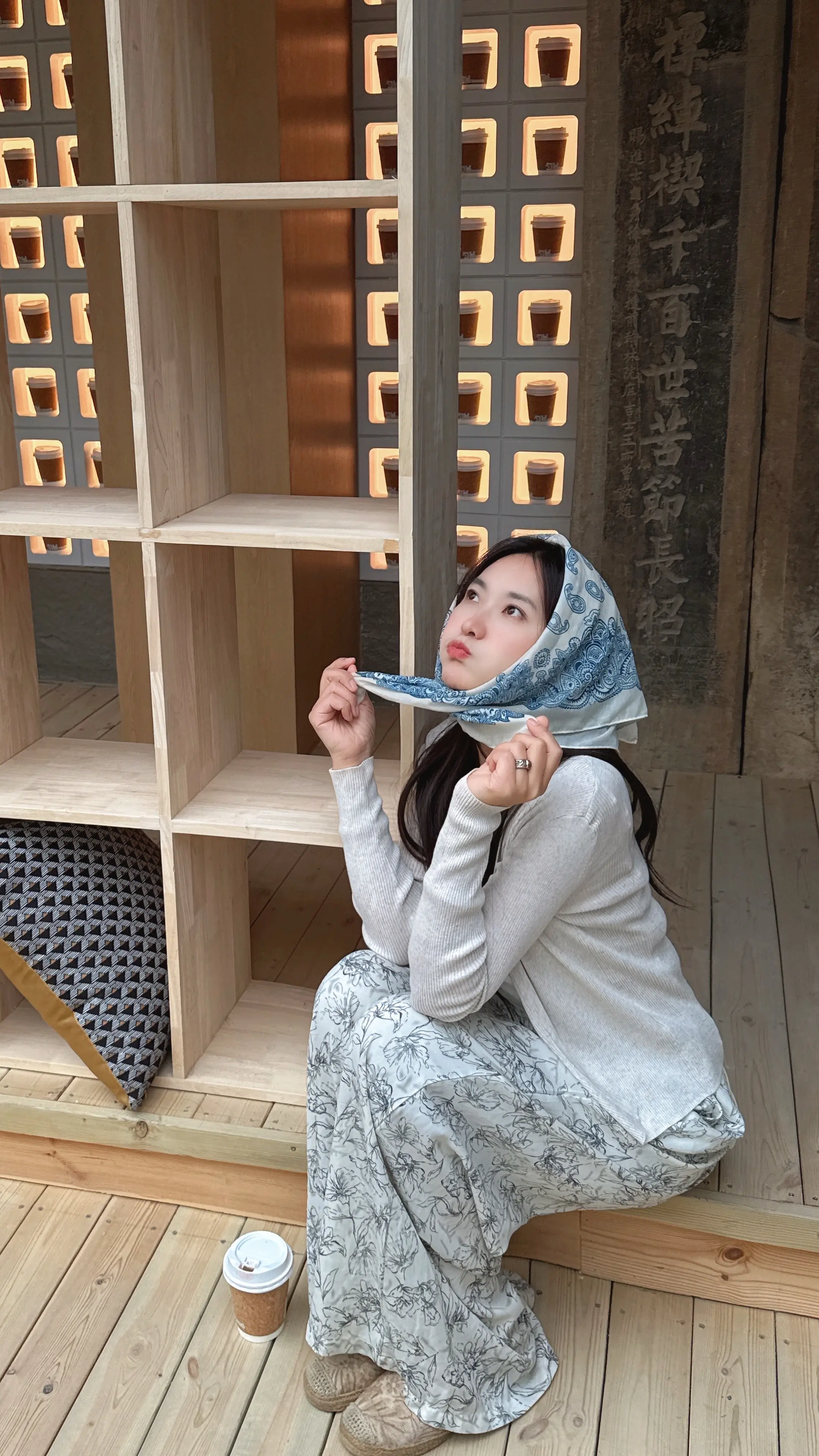 “这周没读完的书，下个月再见的山。 人生是开放式游戏，没有隐藏时限。”