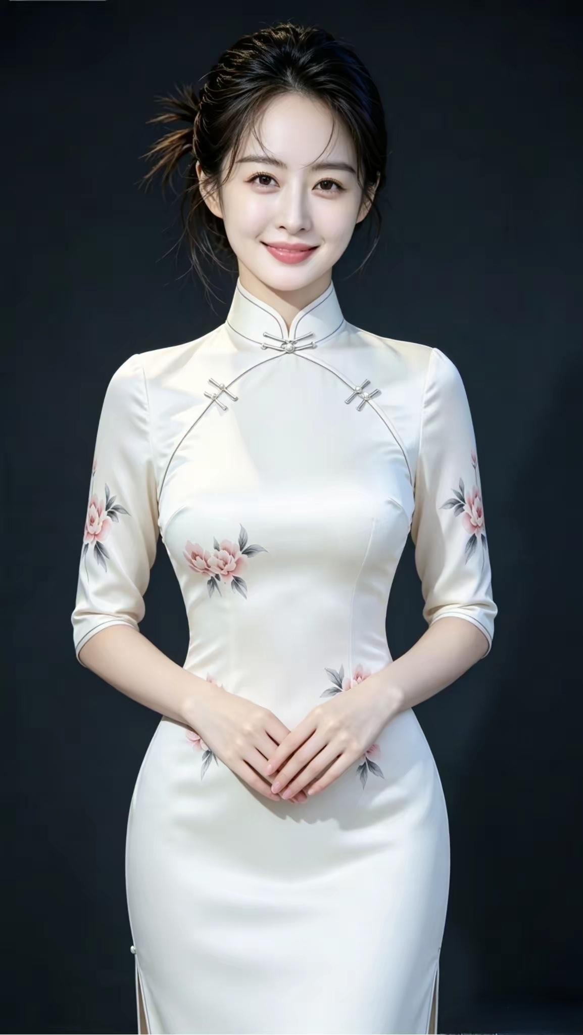 真正的美女首先得有好看的素颜，五官搭配协调，皮肤光滑细腻；身材也得匀称，健康有曲