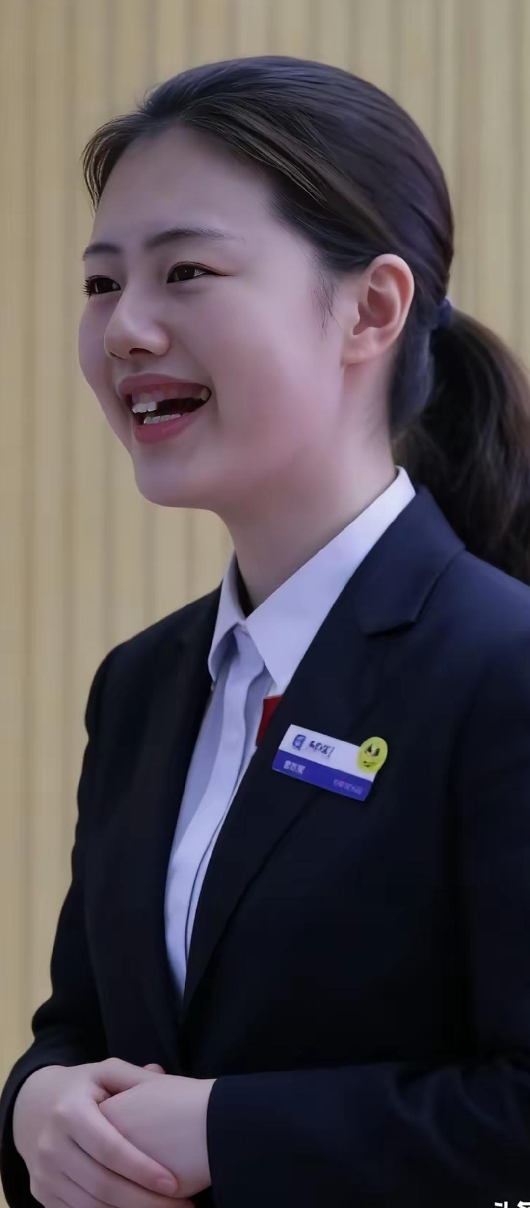 职场萌新的一天，微笑迎接新挑战！😊💼