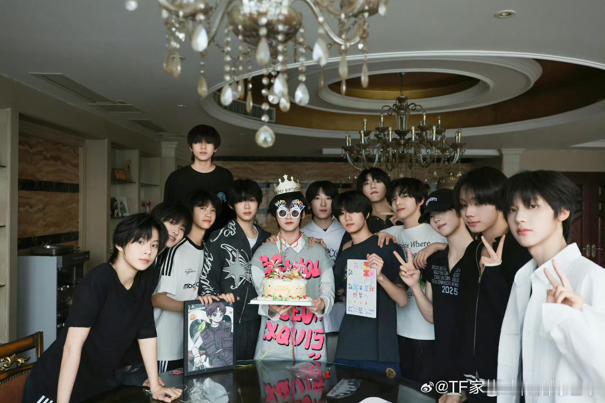 杨涵博生日大合照宝宝生快杨涵博生日四代大合照杨涵博生日发文