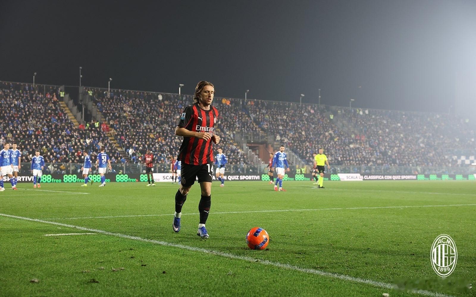 周一赛事推荐：拉齐奥vs科莫方向：让负比分：11 22 12进球数：2341. 