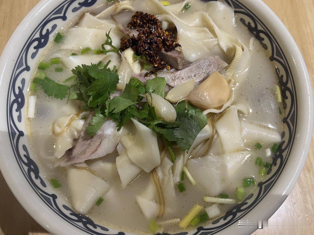 中午写了一篇800字某乎提问，
又写了一篇高市早苗的评论，
还有700字的《额尔