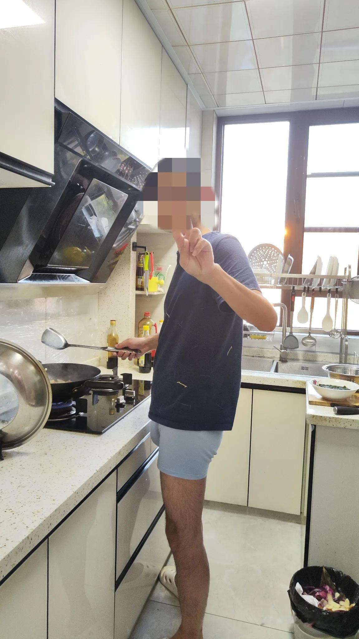 我真服了。

老公175的身高，只有110斤，他自己体重上不去，这跟我有什么关系