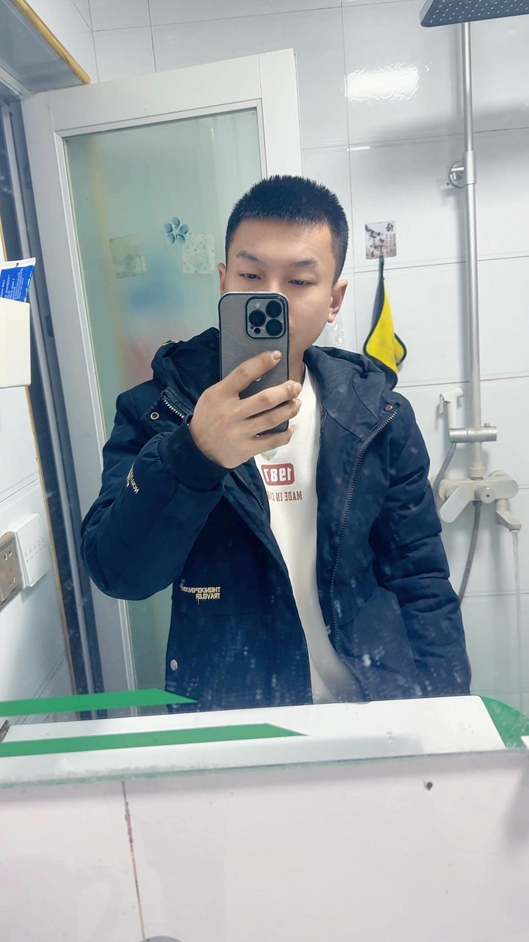 生活被我过得一塌糊涂，好像什么都来得及，又好像什么都来不及