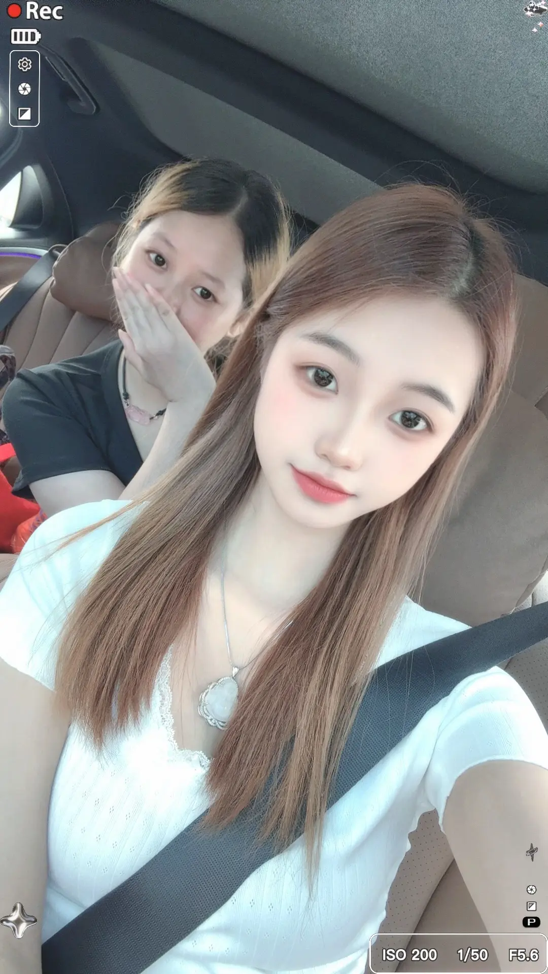 可我是敏感记仇的 你温暖过我一万次 只要刺痛过我一次 我会记一辈子