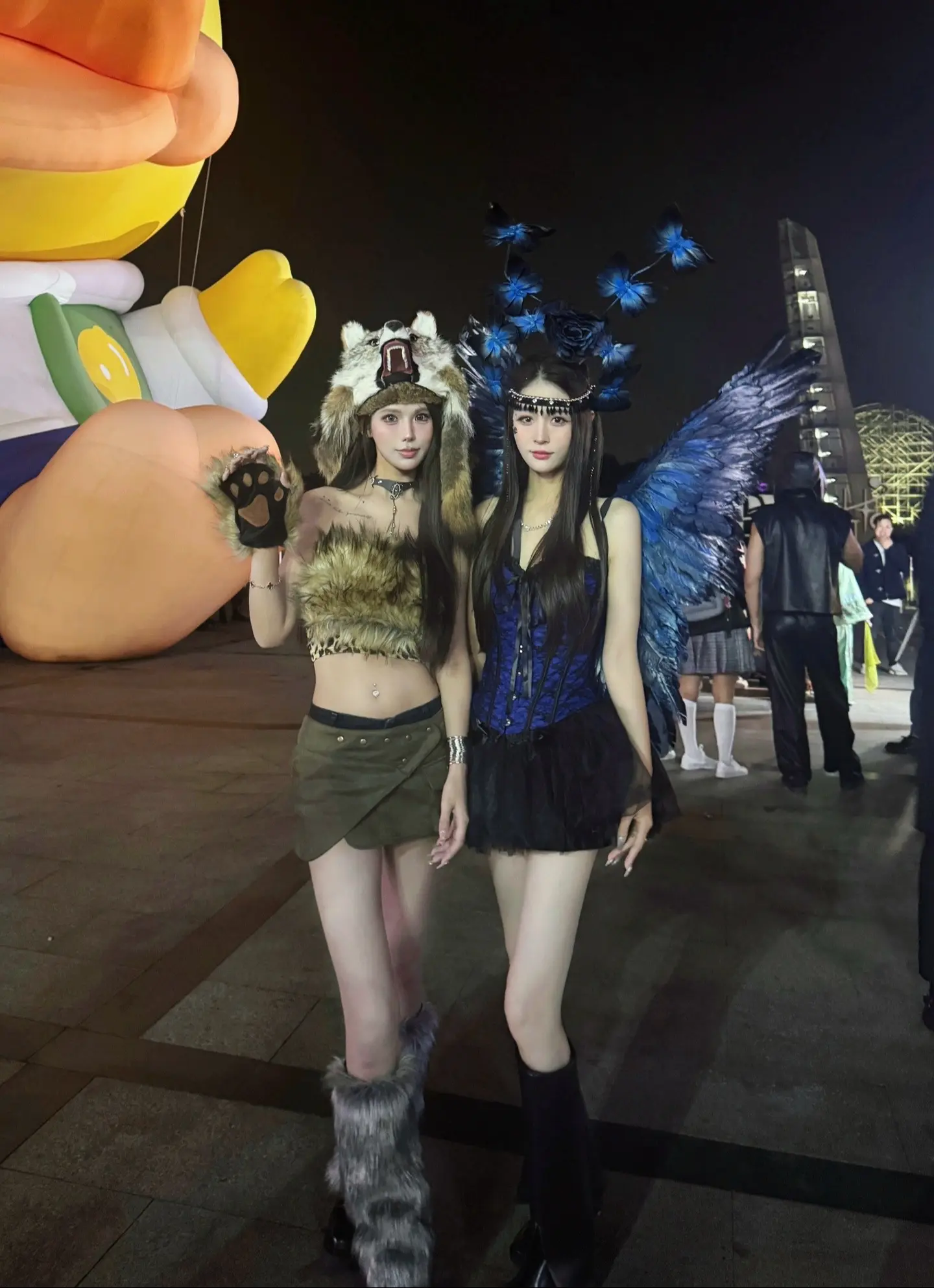 狼女出没。