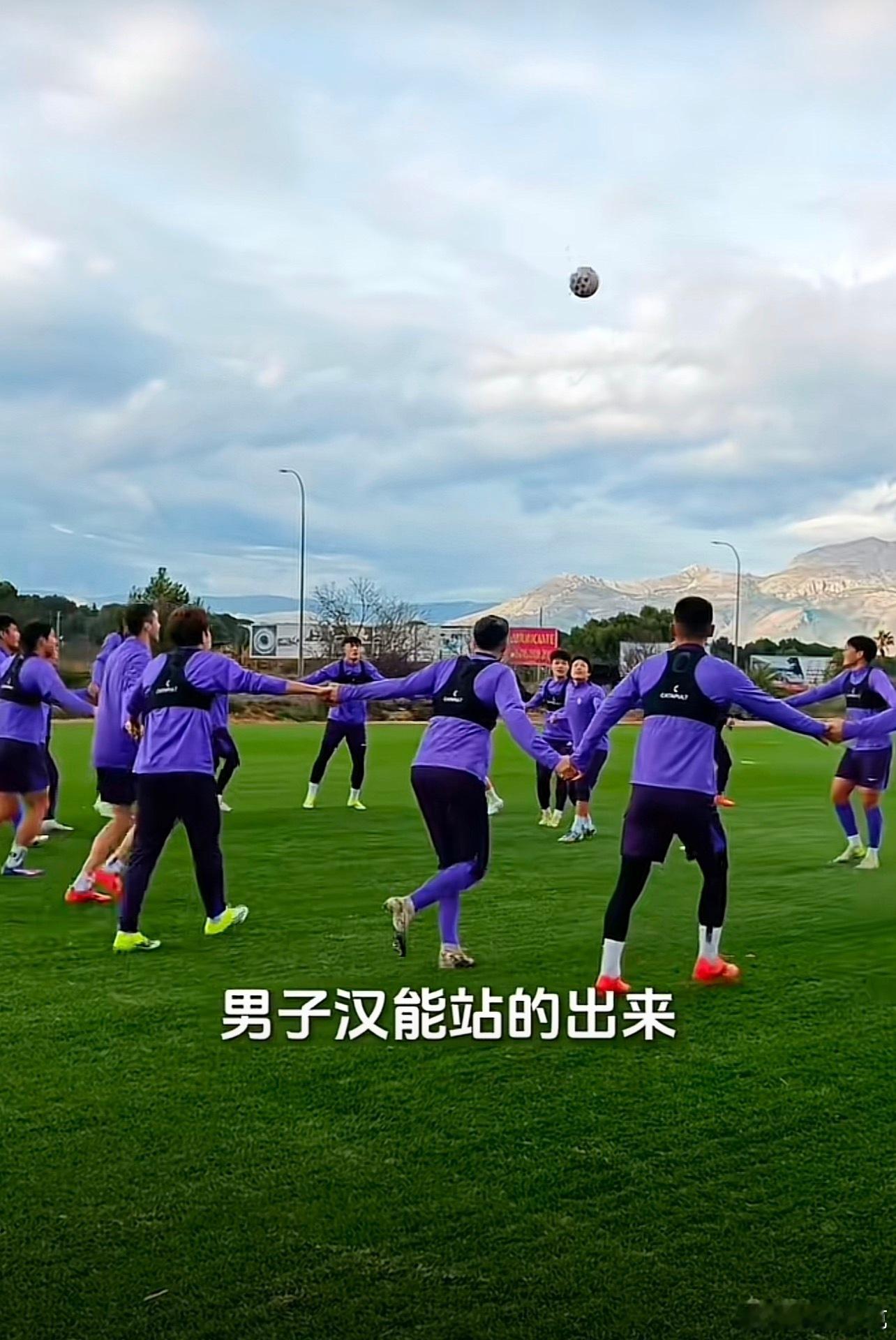 看着在抹泪儿，看评论又乐出了音儿🤣豁达的天津人，牛逼的天津。不惹事，但也不怕事