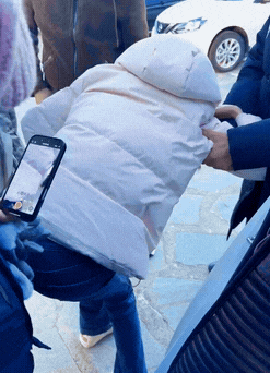 今天才知道 原来灰姑娘的故事发生在东北，谁来都得留下一双鞋。