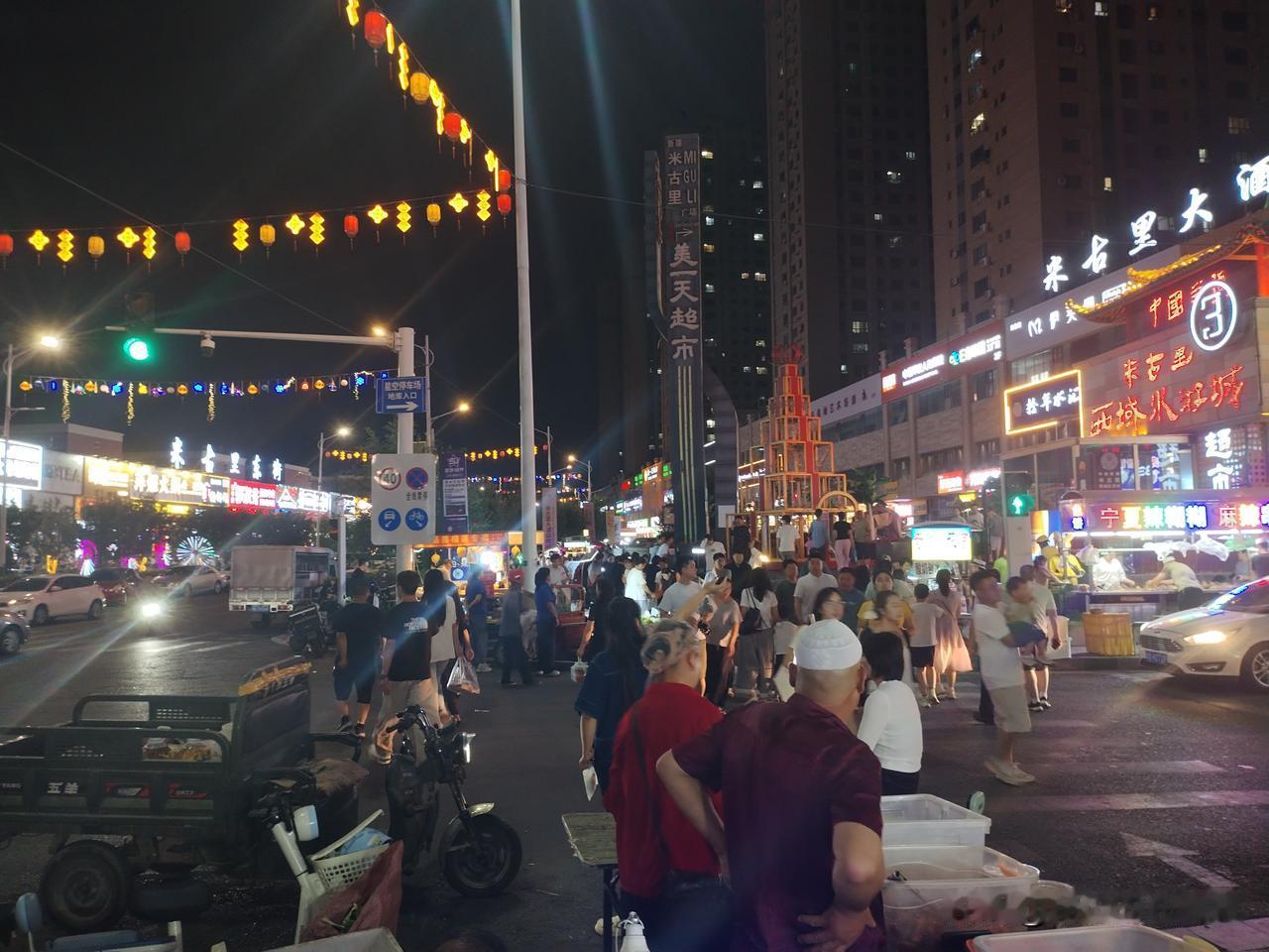 看看乌鲁木齐米泉夏日夜市的人流量有多少[赞]